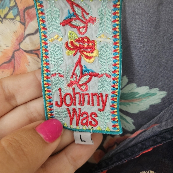Johnny Was vneck floral tunic - Picture 4 of 11